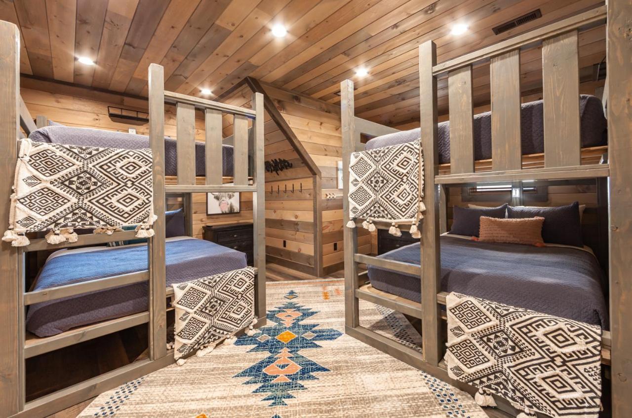 Splash Mountain Pool Hot Tub Theater Game Room Sevierville Kültér fotó