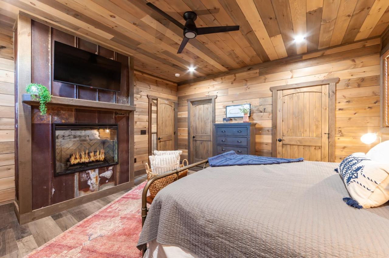 Splash Mountain Pool Hot Tub Theater Game Room Sevierville Kültér fotó